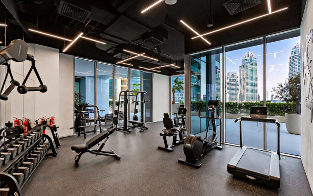 Zakhvatyvayuschie 1Br Apartamenty Liv Marina in Jbr, Apartments
