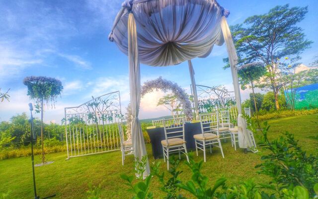 Harper Purwakarta Hotel