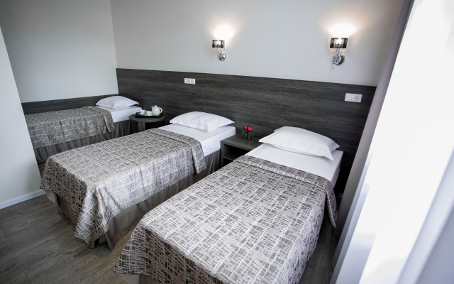 La V Hotel