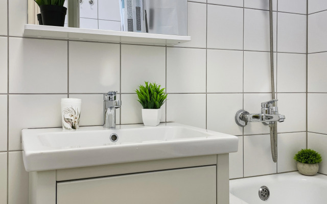 Квартира Уютная и Стильная Студия с Кондиционером в Доме Бизнес-Класса