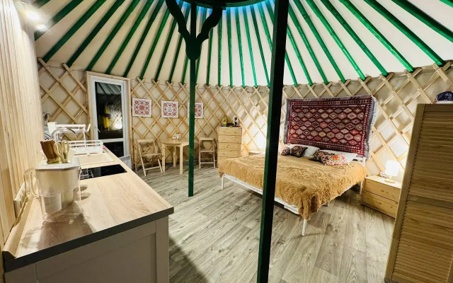 Tatarskaya Yurta Altyn Saray Glamping