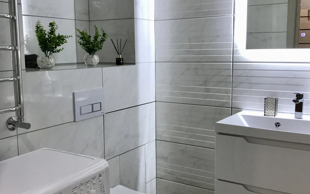 Современная комфортная квартира в спальном районе, рядом с выездом из города