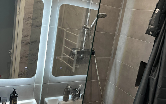 Апартаменты трехкомнатные рядом с набережной