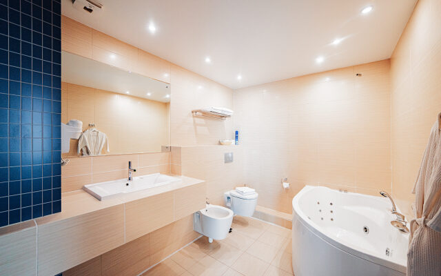 Shato City Hotel