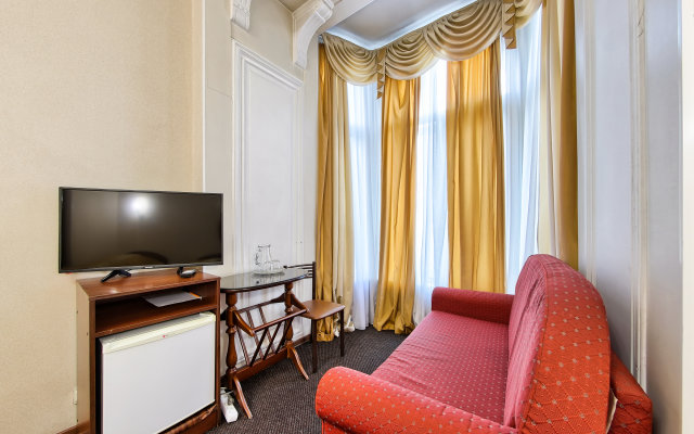 Antares on Nevsky Prospect Guest House