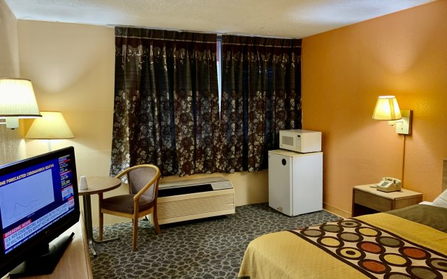 Отель Red carpet Inn & Suites