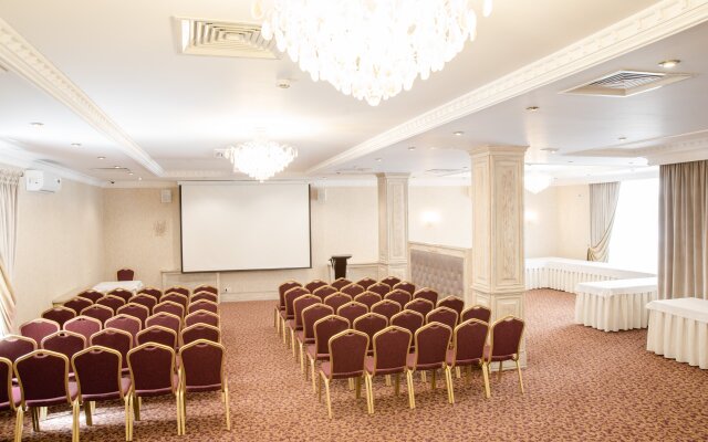 Gostinichno-restorannyj kompleks Attache Hotel