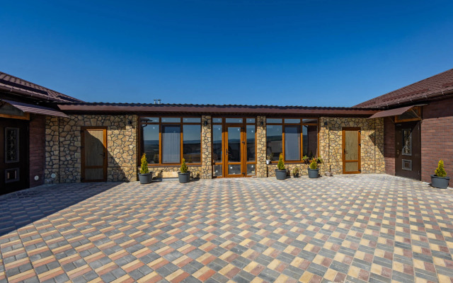 Ogromnaya S Shikarnym Vidom Flat