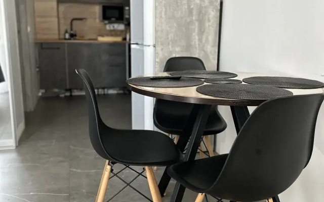 Studiya Bakinskaya 26-14 Flat