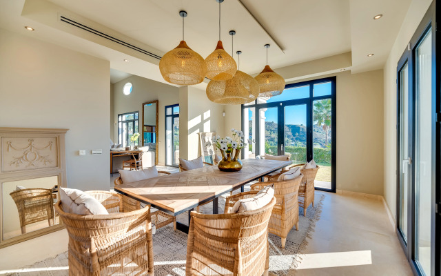 All About Villa La Boheme