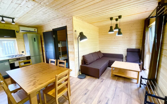 Частный дом Благодать у пруда Семейный