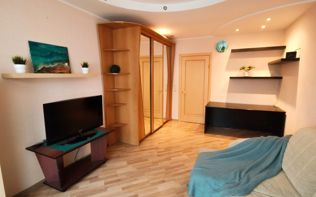 Na Verkhne Proletarskoy 35 Flat