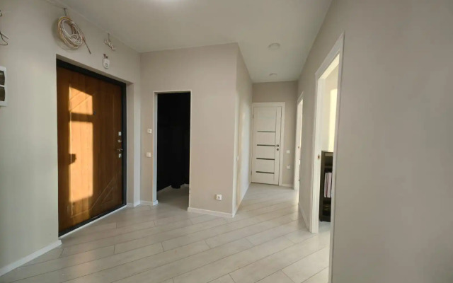 2-Komnatnaya 55m2 Lodzhiya i Parking Flat