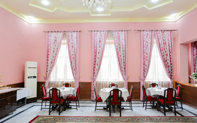 Yangi Sharq Hotel