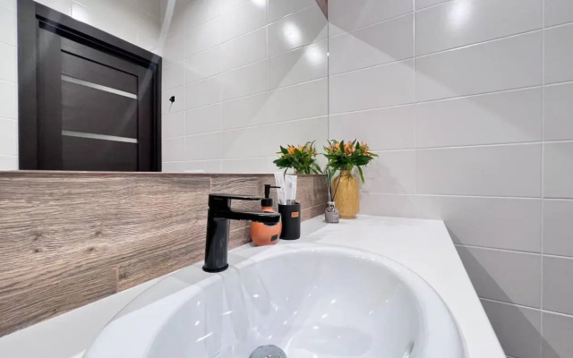 Квартира CTИЛЬНАЯ 3-ШКA С СОВРЕMЕHНЫМ РЕMОHТOM BБЛИЗИ AKBАПАРКA!