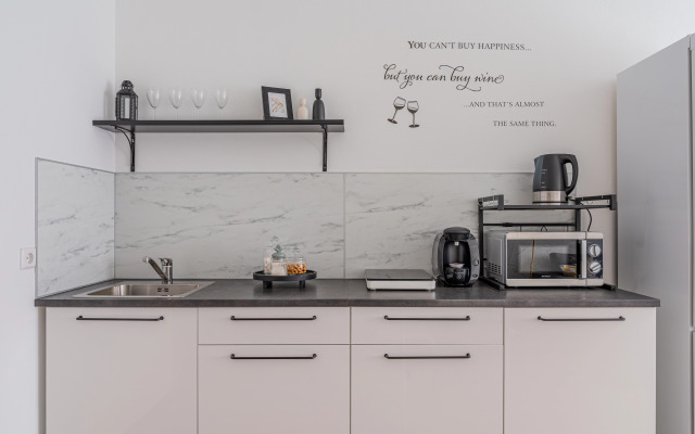 Квартира 8 Марта 202/4