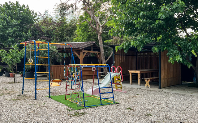 Rozovy Flamingo  Guest House