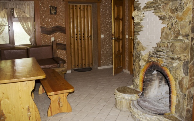 Okhotnichiy Club