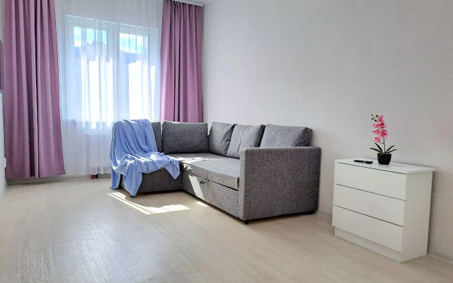 Dvukhkomnatnaya kvartira v novom Zhk Za ruchyem Flat
