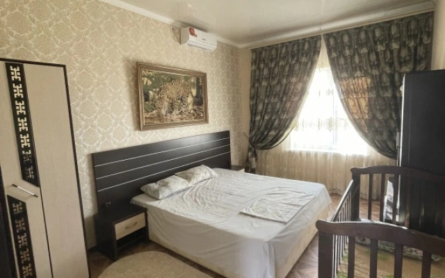 Zhemchuzhina u Morya Flat