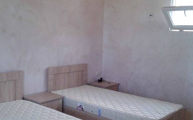 Achi Guest House