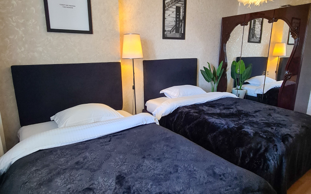 Апартаменты Тундровая 12 трехкомнатная