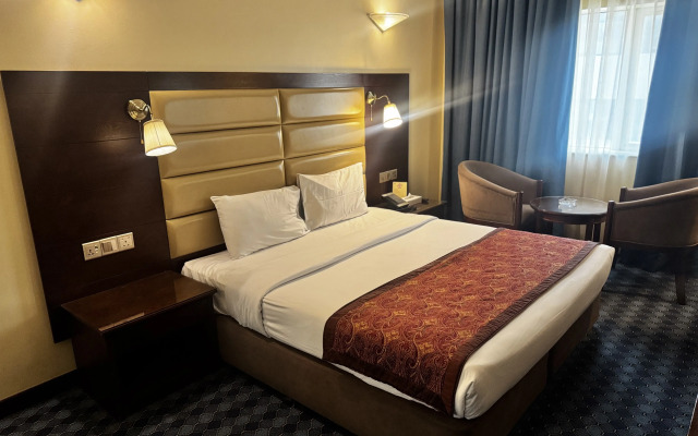 Orchid Hotel