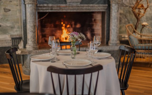 Отель Burki Castle & Cellar