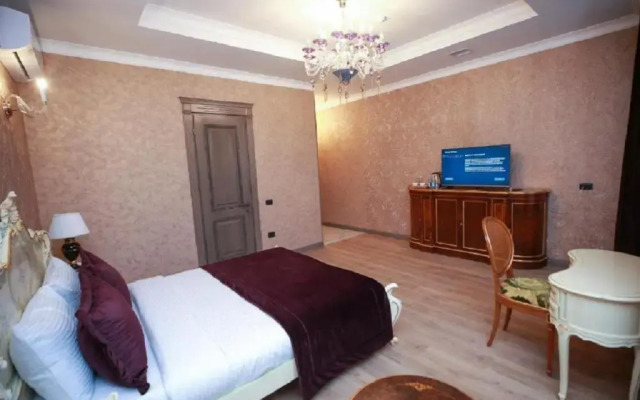 West Inn Palace Hotel