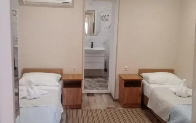 AT Relax House Guest House