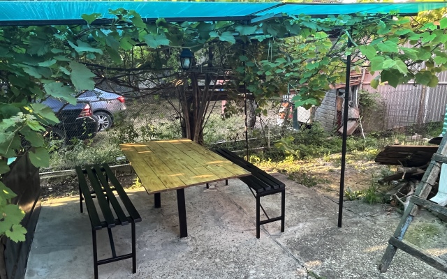 Na Shkolnoy 40 Guest House