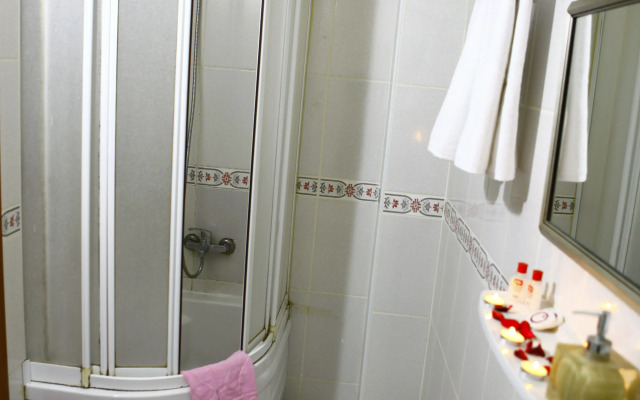 Отель The Lines