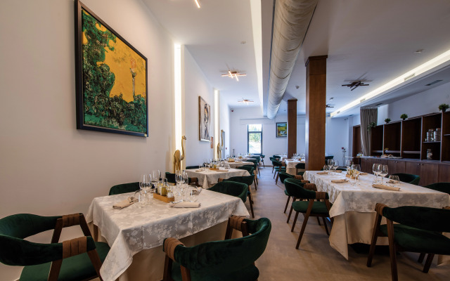 Отель Alexander Resort