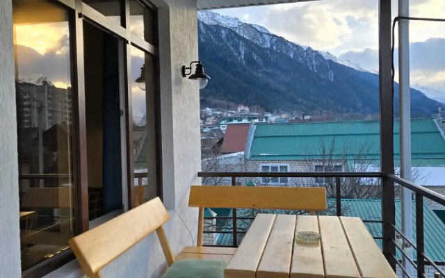 Квартира с видом на горы на улице Энгельса 15