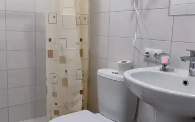 S oknami vo dvor Flat