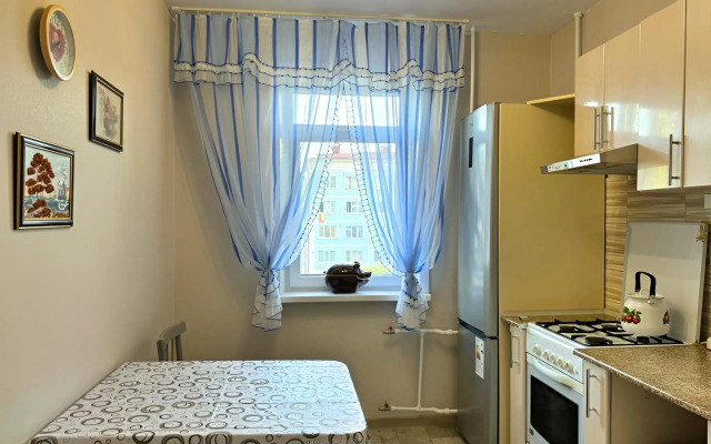 2-kh Kom Kvartira s Vidom na Gory Flat