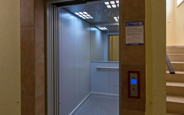 Khudozhnitsy V Zelenogradske Flat