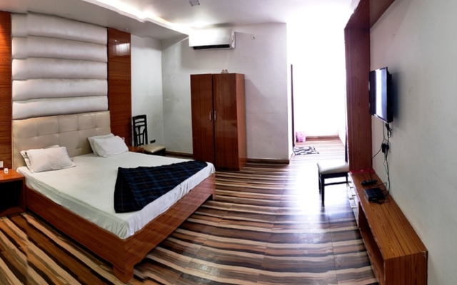 Hotel Mandakini Royal