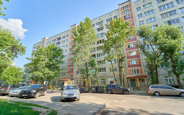 Bolshaya 3-Ka (78 Kv. M) Vozle Vodokhranilischa Flat