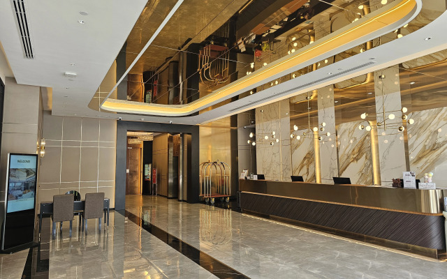 Column Bangkok Hotel
