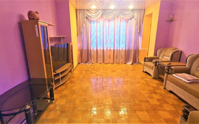 Domashniy Uyut Na Stroiteley 7 Apartments