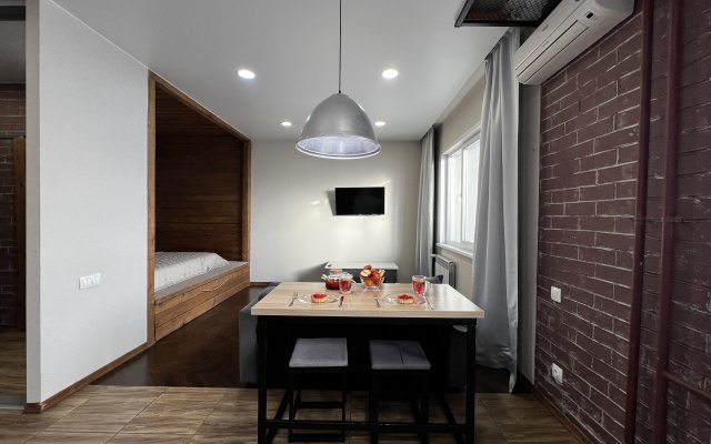 Loft apartament s vidom na reku vozle Akvaparka Flat