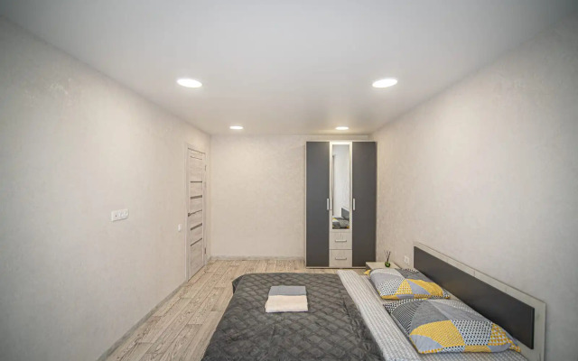 Trehkomnatnaya V Tsentre Yuzhno-Sakhalinska Flat