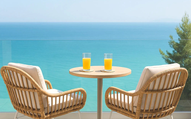 Отель Gloria luxury suites