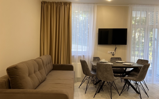 Zhk Merkato S Basseynom Apartments