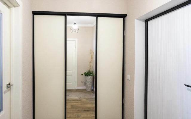 Lovelyhome39 U Nakhimovskogo Uchilischa Flat