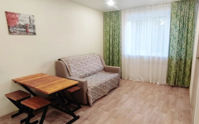 Двухкомнатная квартира на улице Марата 6