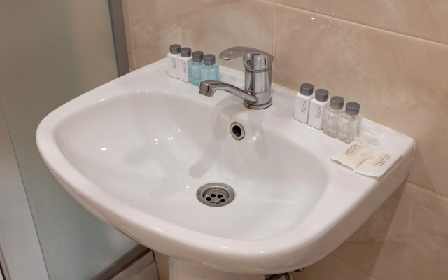 Na Tsska Studiya 8 Apartments