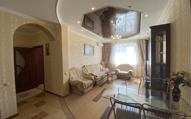 Апартаменты 201 Колхозная 9