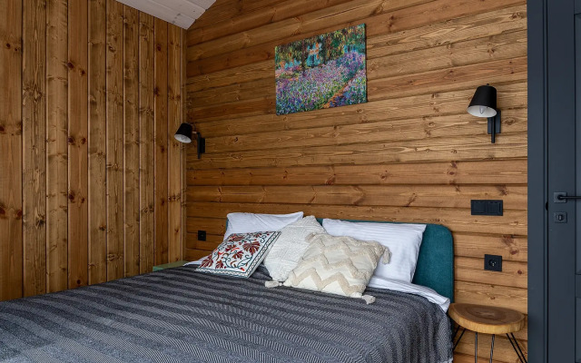 Zeleny Lug Private house